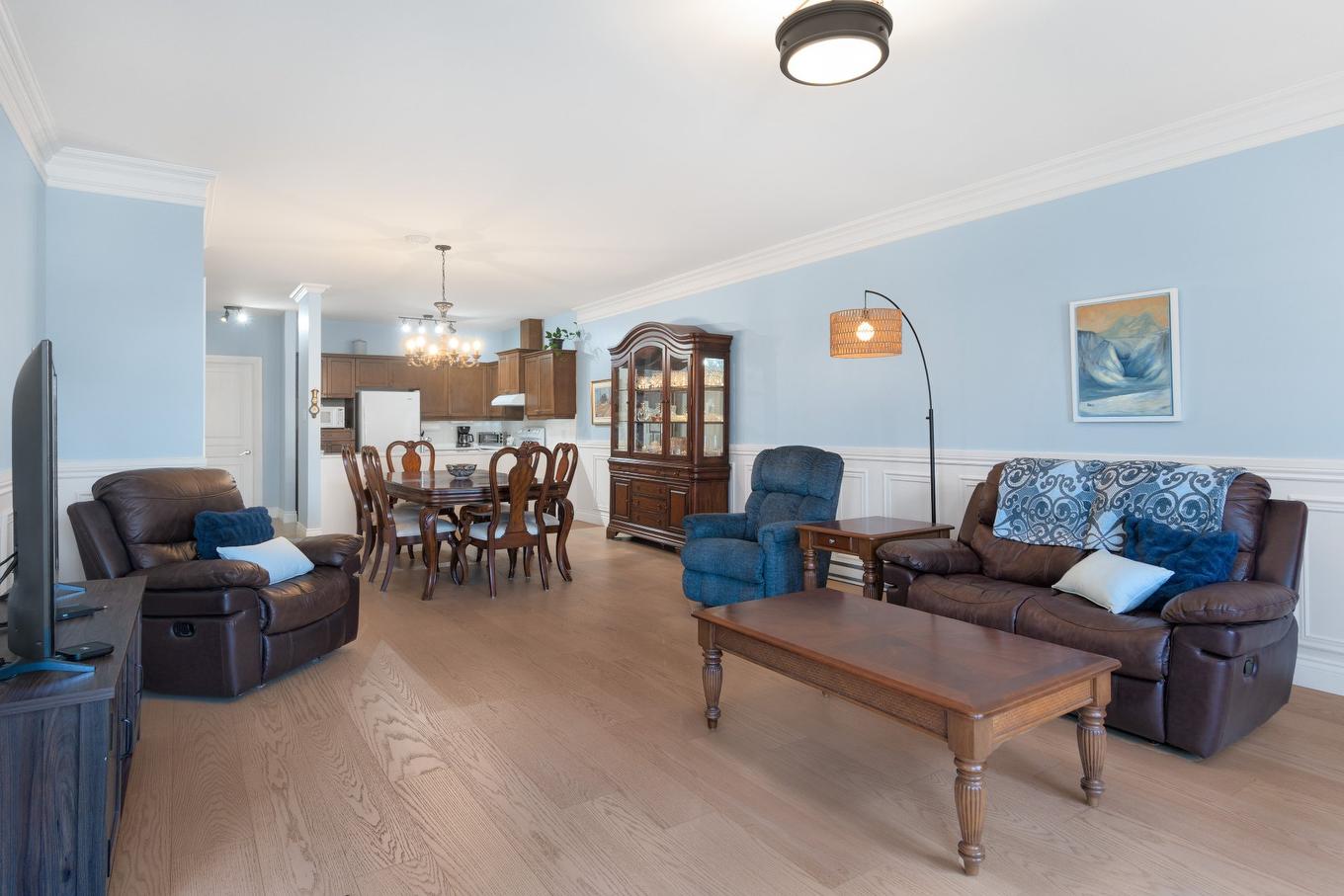 Vue d'ensemble - 1063 Rue Du Bruant-Des-Marais, Magog, QC - Indoor Photo Showing Living Room