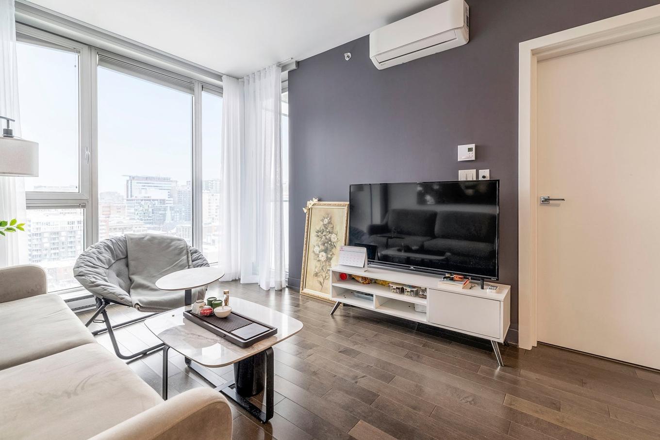 Living room - 1703-1211 Rue Drummond, Montréal (Ville-Marie), QC - Indoor Photo Showing Living Room