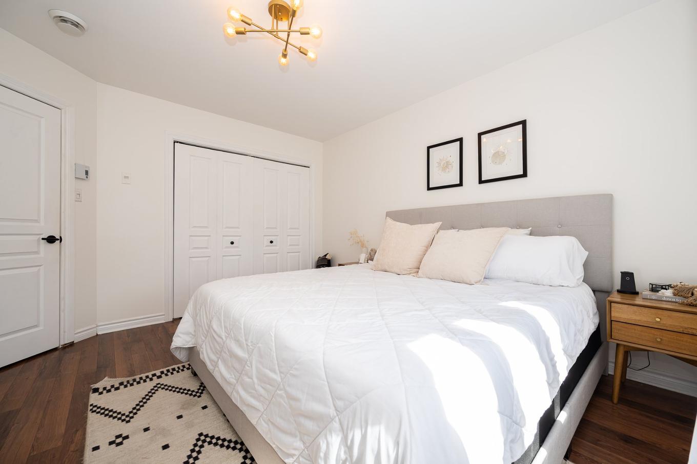 Chambre à coucher principale - 304-5241 Av. Eliot, Laval (Chomedey), QC - Indoor Photo Showing Bedroom