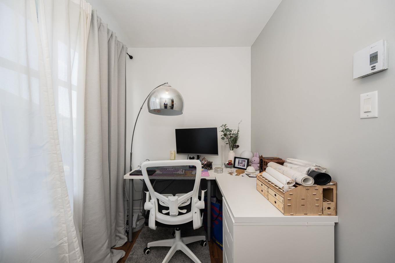Bureau - 304-5241 Av. Eliot, Laval (Chomedey), QC - Indoor Photo Showing Office