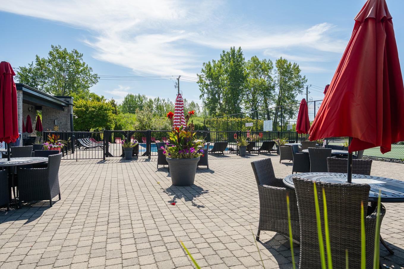 Extérieur - 304-5241 Av. Eliot, Laval (Chomedey), QC - Outdoor