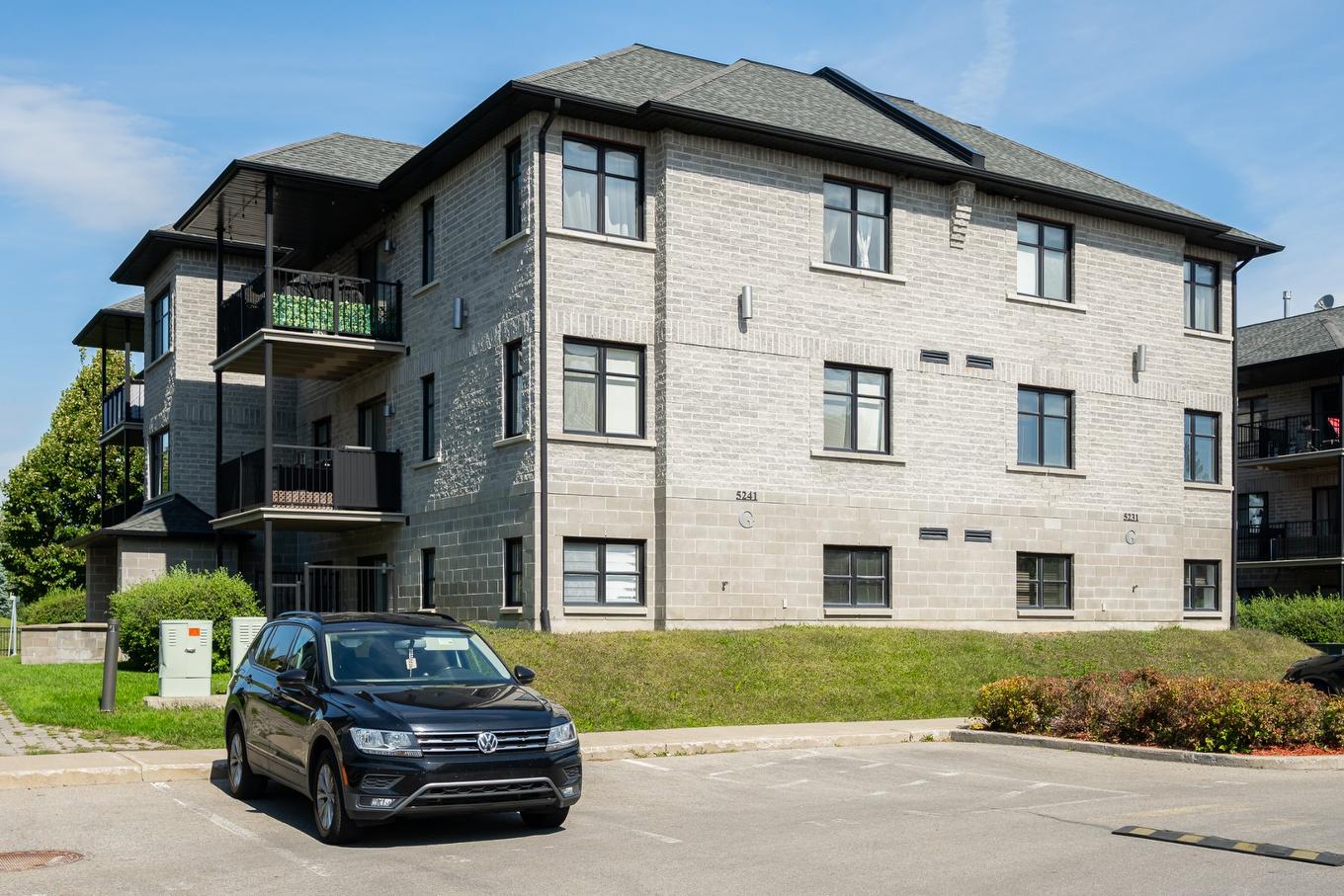 Extérieur - 304-5241 Av. Eliot, Laval (Chomedey), QC - Outdoor