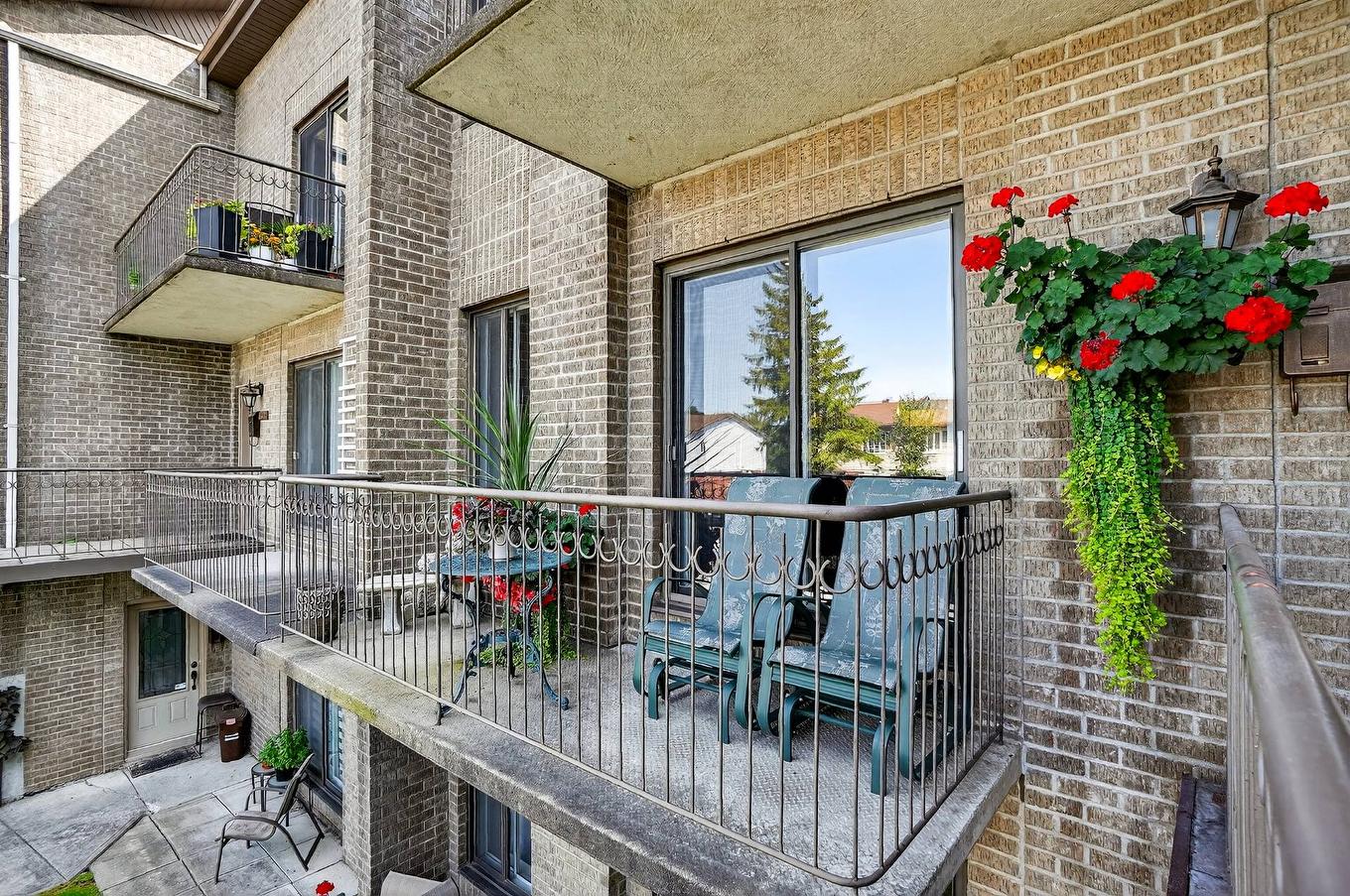 Balcon - 8626 Rue Louis-Hainault, Montréal (Rivière-Des-Prairies/Pointe-Aux-Trembles), QC - Outdoor With Exterior