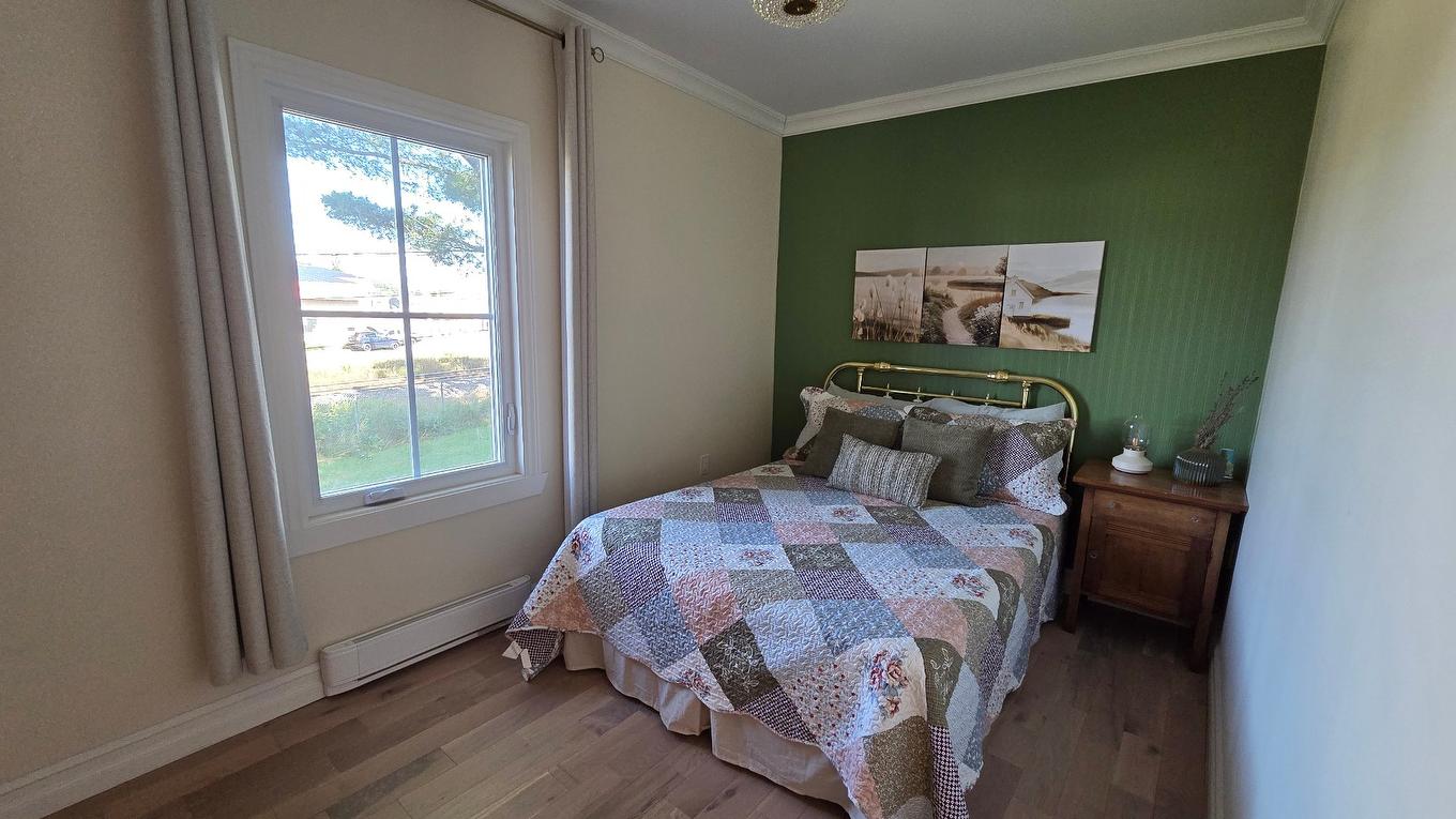 Bedroom - 570B Av. Dumais, Saint-Pascal, QC - Indoor Photo Showing Bedroom