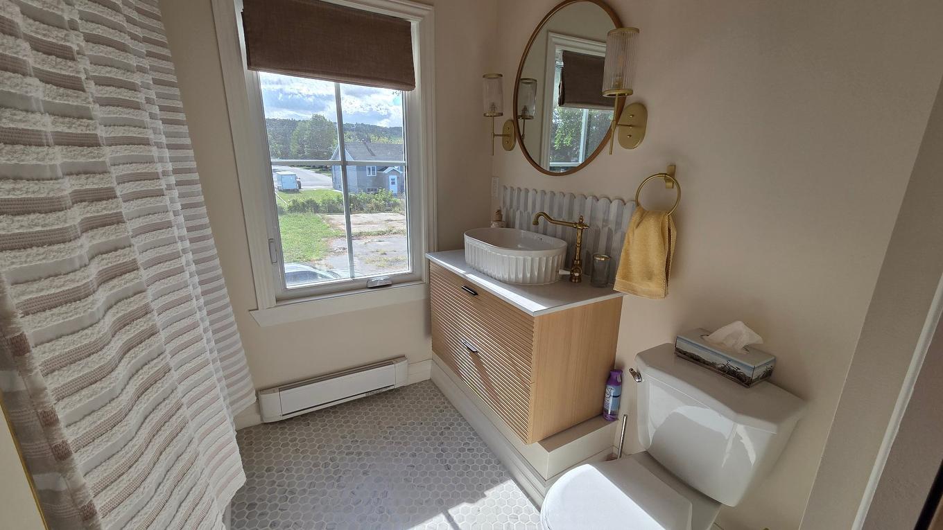 Bathroom - 570B Av. Dumais, Saint-Pascal, QC - Indoor