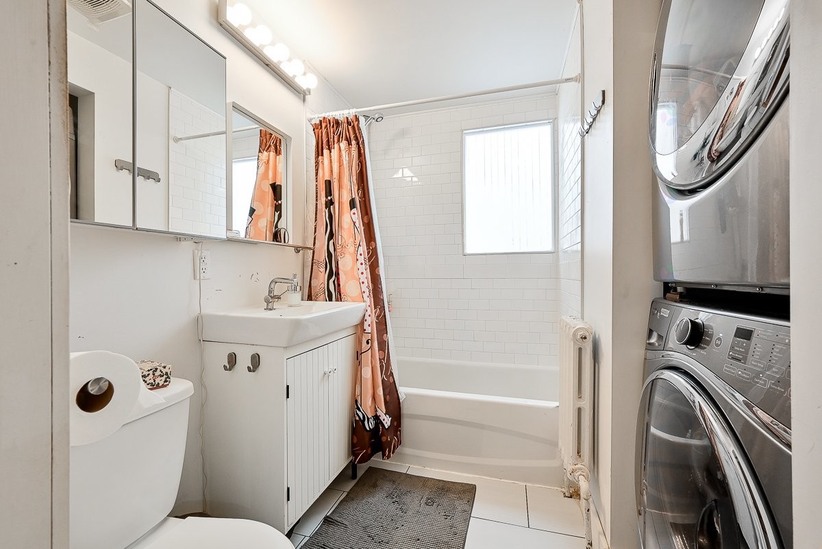 Bathroom - 3557 - 3561 Rue Dandurand, Montréal (Rosemont/La Petite-Patrie), QC - Indoor Photo Showing Laundry Room