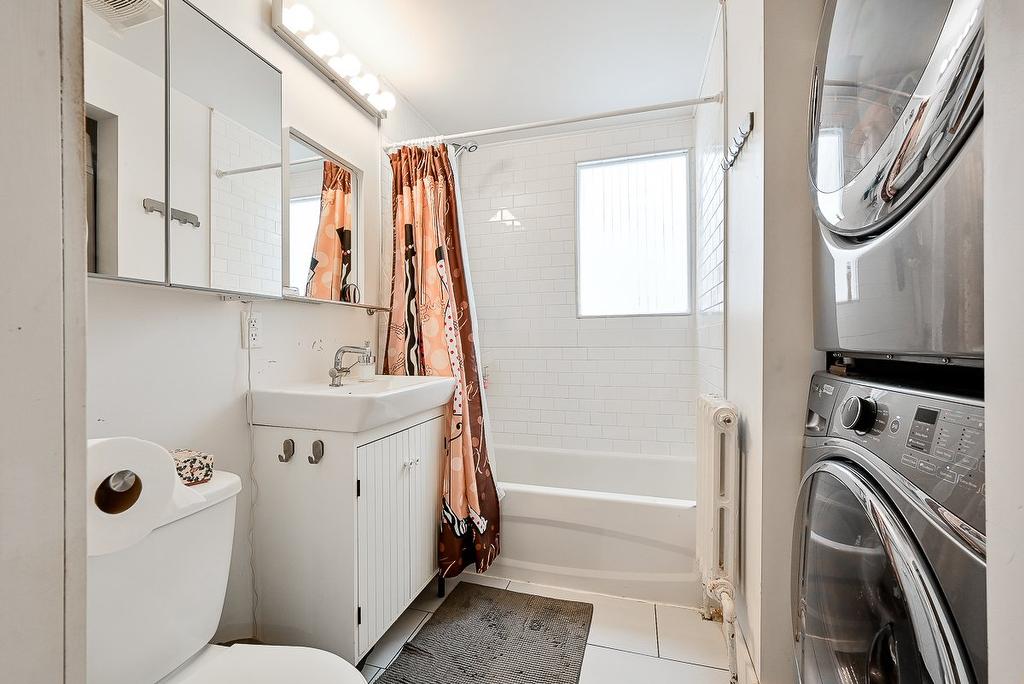 Bathroom - 3557 - 3561 Rue Dandurand, Montréal (Rosemont/La Petite-Patrie), QC - Indoor Photo Showing Laundry Room