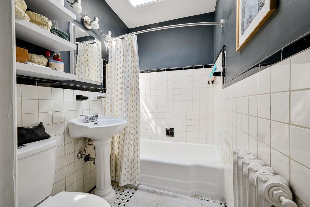 Bathroom - 3557 - 3561 Rue Dandurand, Montréal (Rosemont/La Petite-Patrie), QC - Indoor Photo Showing Bathroom