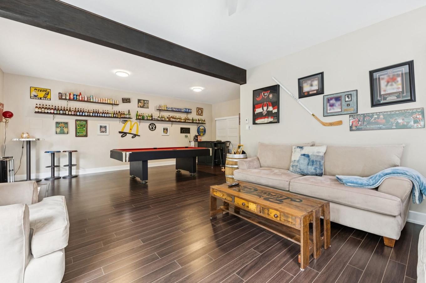 Living room - 24 Ch. Scuvée, Val-Des-Monts, QC - Indoor