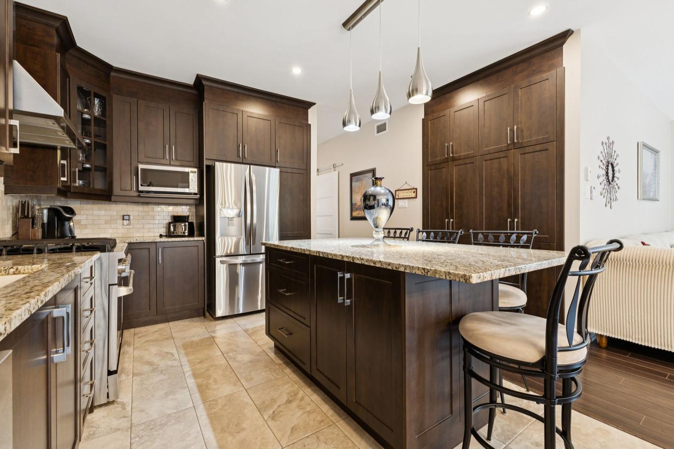 Kitchen - 24 Ch. Scuvée, Val-Des-Monts, QC - Indoor Photo Showing Kitchen With Double Sink With Upgraded Kitchen