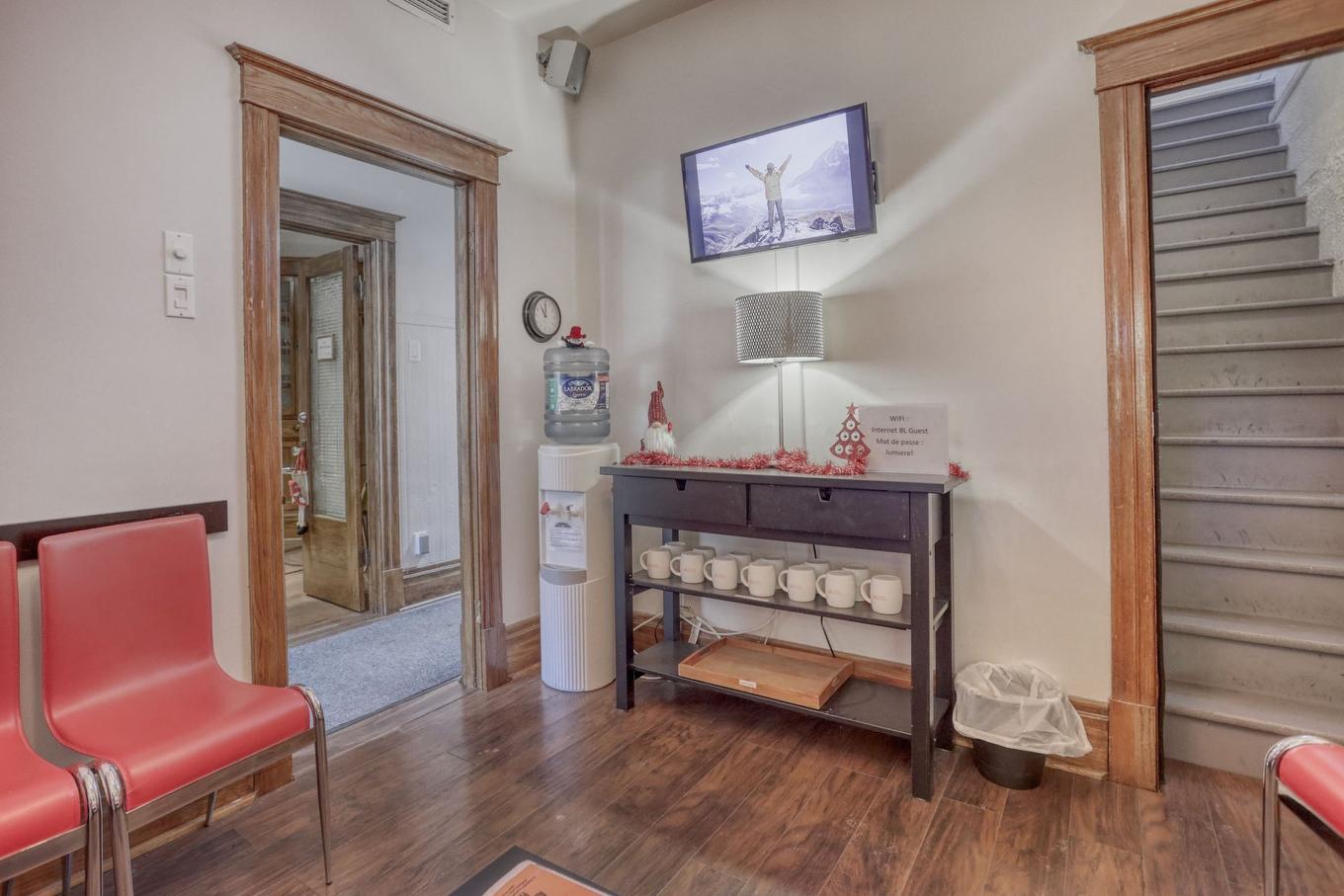 Office - 8329 Rue St-Denis, Montréal (Villeray/Saint-Michel/Parc-Extension), QC