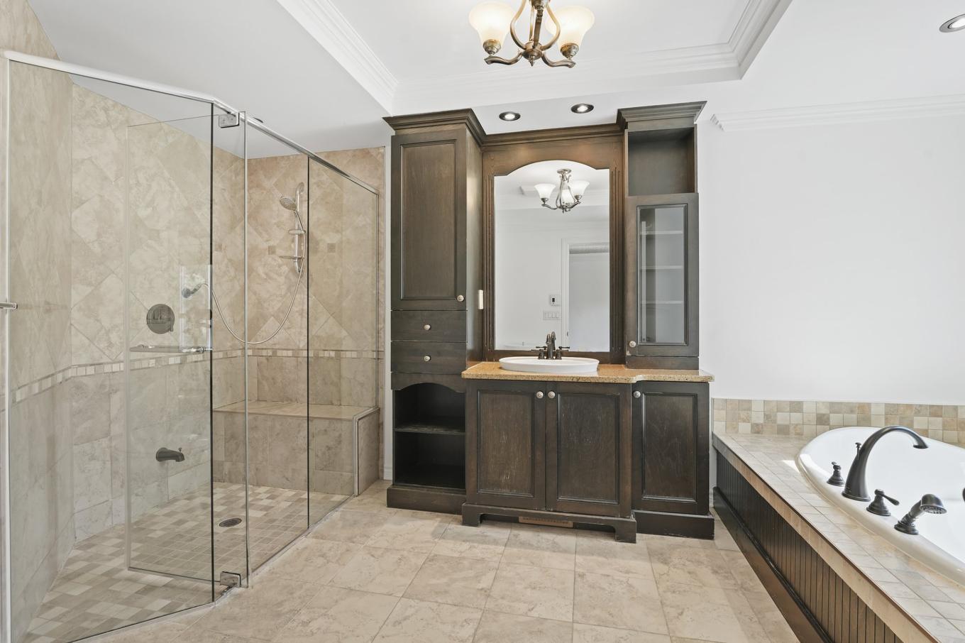 Salle de bains attenante à la CCP - 600 Rue Du Sentier-De-La-Forêt, Terrebonne (Terrebonne), QC - Indoor Photo Showing Bathroom