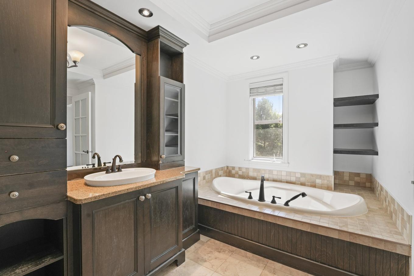 Salle de bains attenante à la CCP - 600 Rue Du Sentier-De-La-Forêt, Terrebonne (Terrebonne), QC - Indoor Photo Showing Bathroom