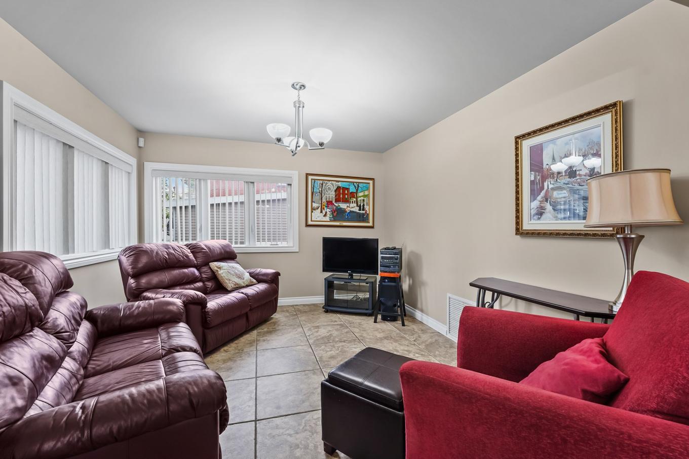 Salle à manger - 11003 Av. De Belleville, Montréal (Montréal-Nord), QC - Indoor Photo Showing Living Room