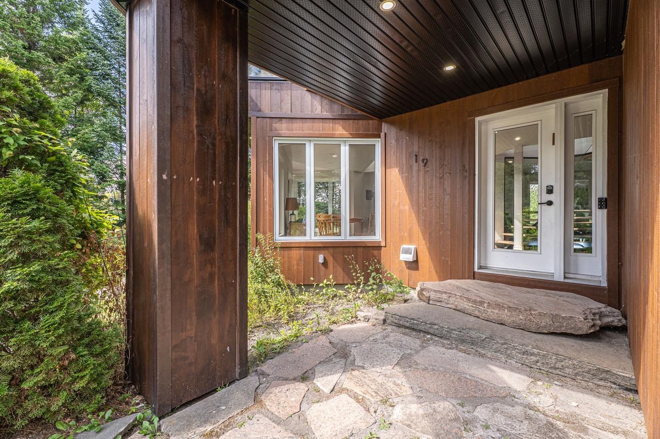 Entrée extérieure - 19 Rue Des Chrysanthèmes, Sainte-Agathe-Des-Monts, QC - Outdoor With Exterior