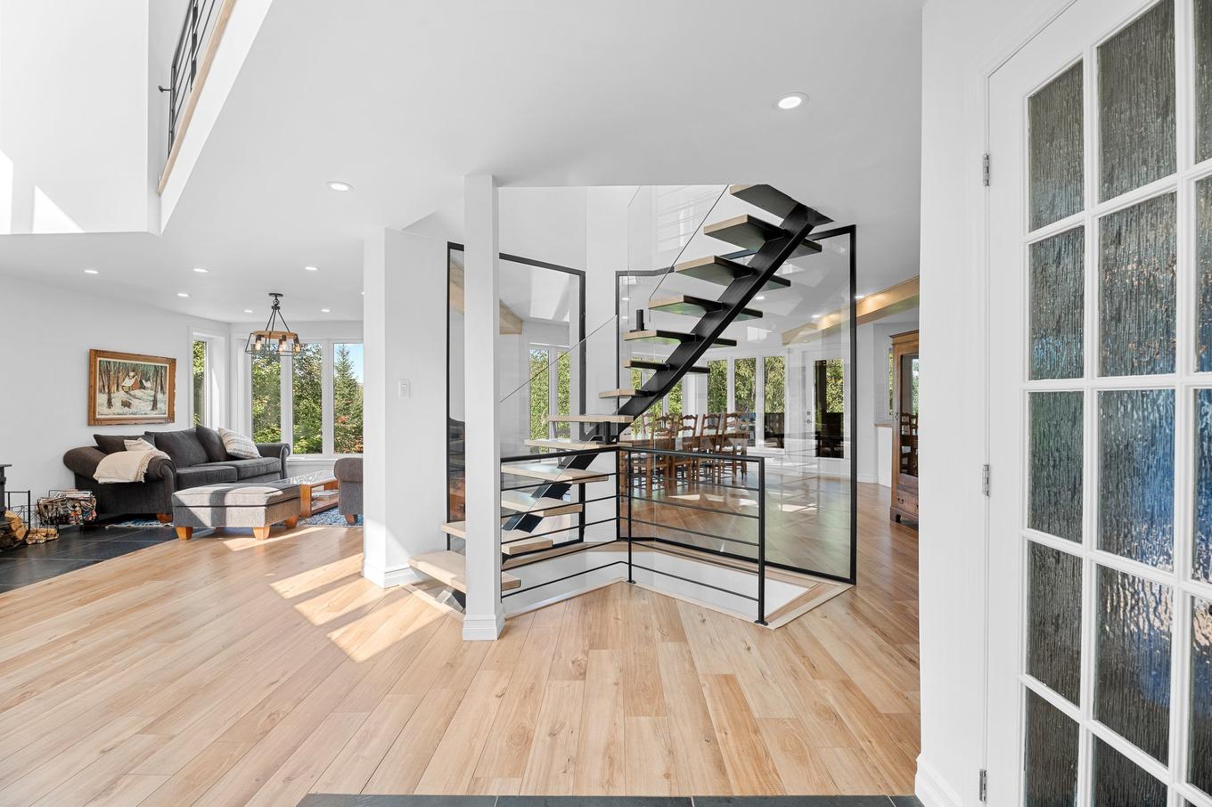 Vue d'ensemble - 19 Rue Des Chrysanthèmes, Sainte-Agathe-Des-Monts, QC - Indoor Photo Showing Other Room