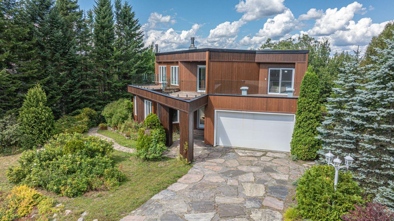 Photo aérienne - 19 Rue Des Chrysanthèmes, Sainte-Agathe-Des-Monts, QC - Outdoor