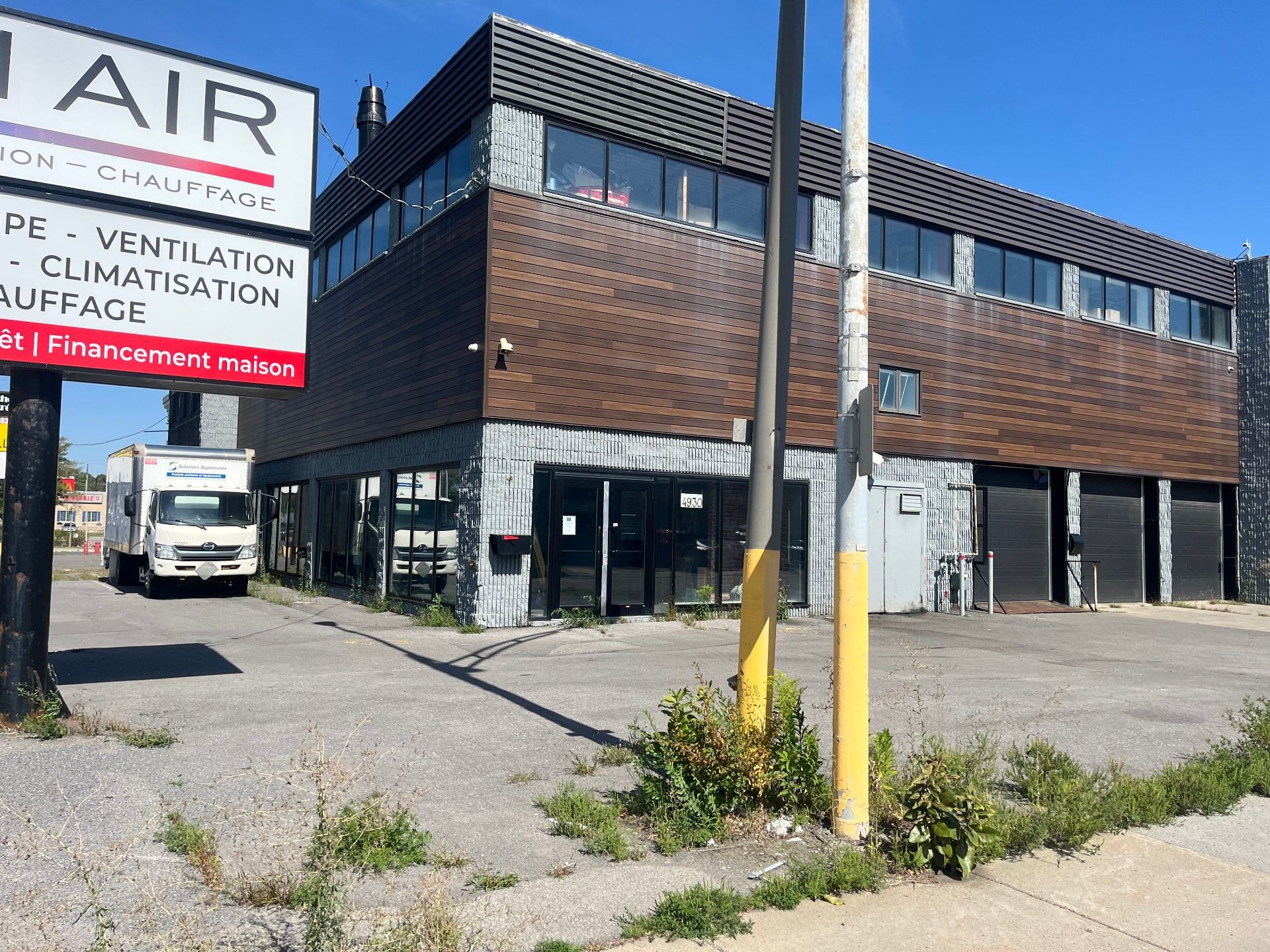 Vue d'ensemble - 4946 Boul. Métropolitain E., Montréal (Saint-Léonard), QC - Outdoor