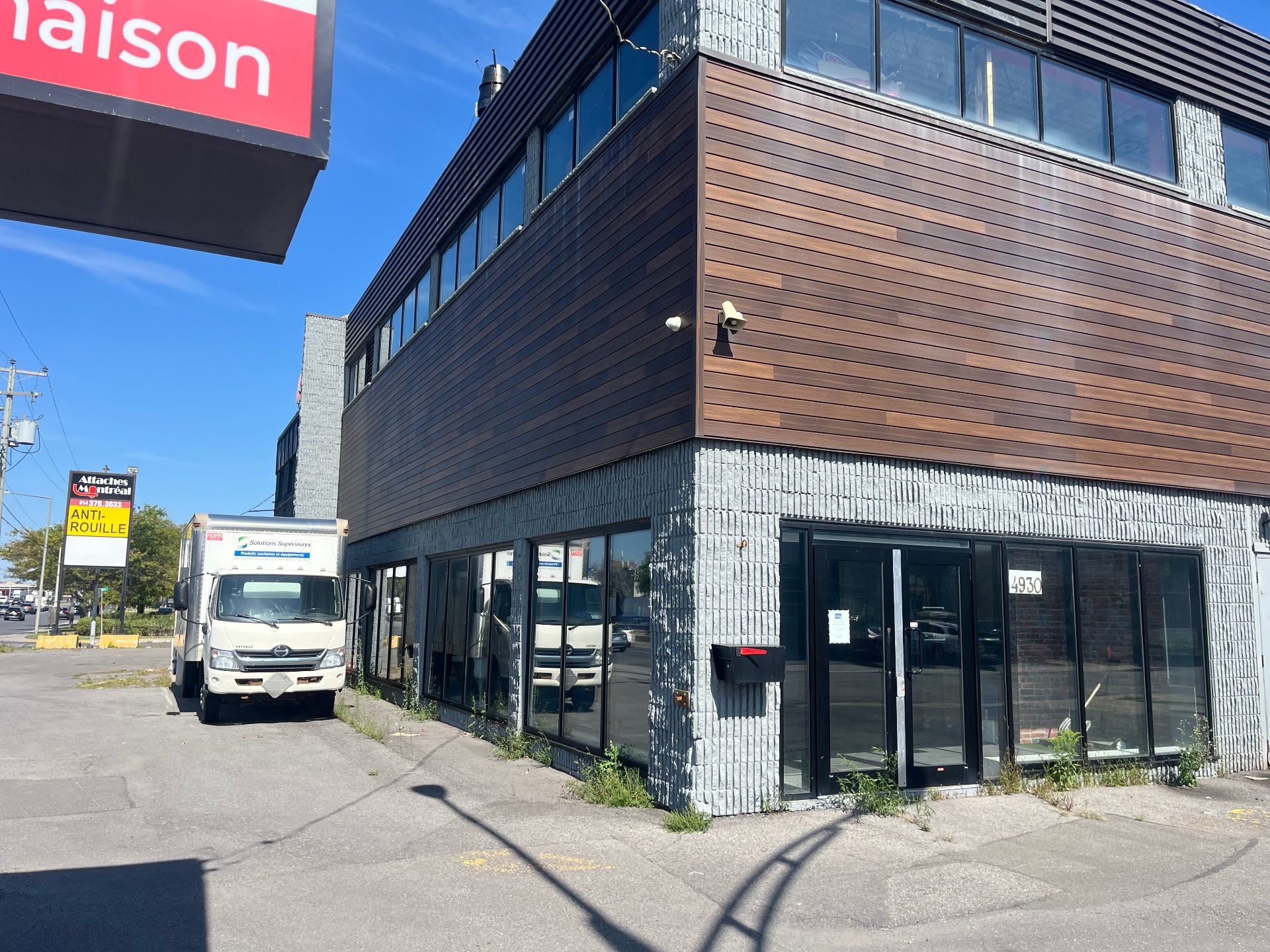 Vue d'ensemble - 4946 Boul. Métropolitain E., Montréal (Saint-Léonard), QC - Outdoor