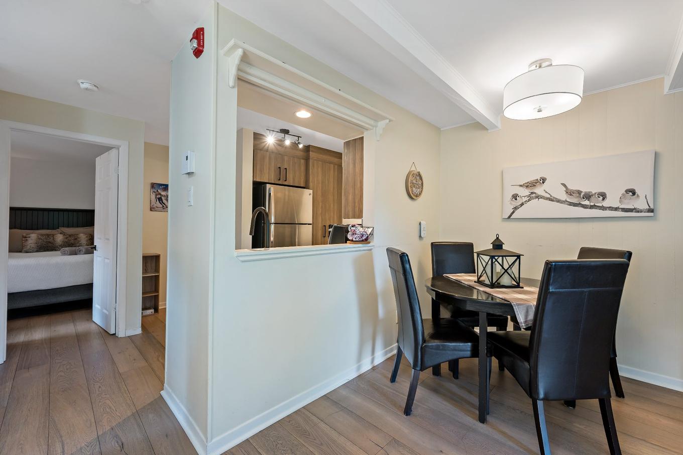 Dining room - 420-231 Ch. De Lac-Tremblant-Nord, Mont-Tremblant, QC - Indoor Photo Showing Dining Room