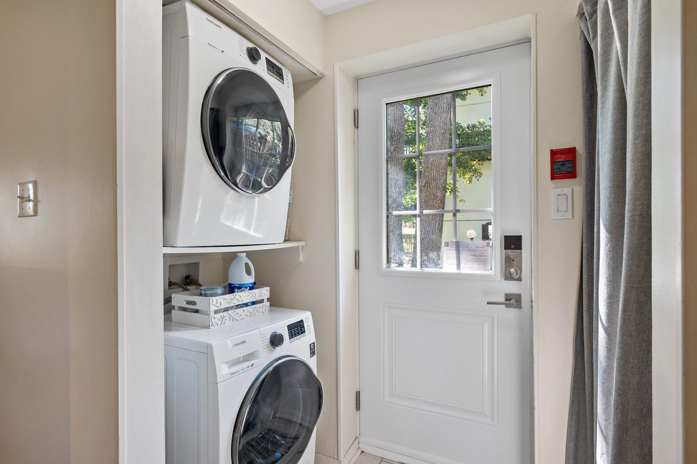 Hall - 420-231 Ch. De Lac-Tremblant-Nord, Mont-Tremblant, QC - Indoor Photo Showing Laundry Room
