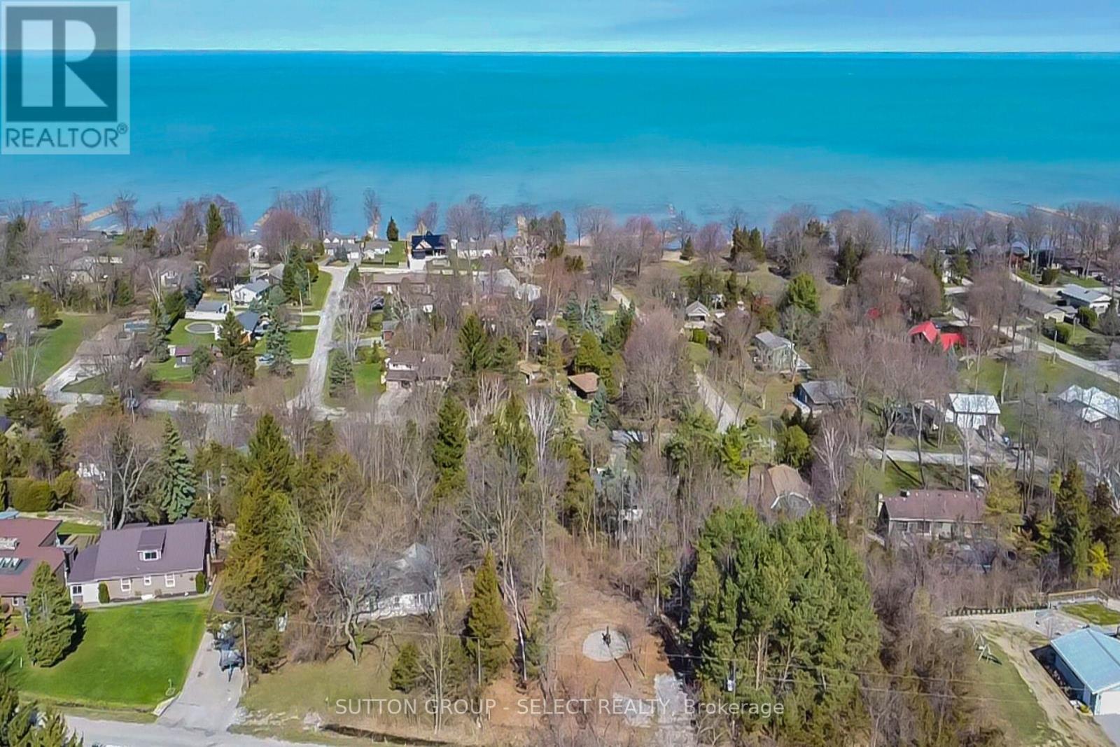 5 Huron View Avenue, Lambton Shores, ON