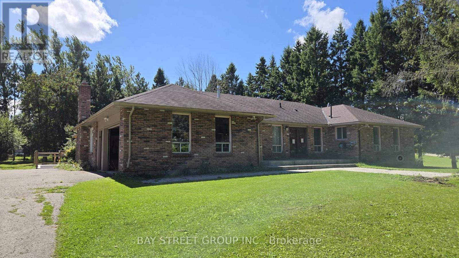 49 Maplewood Drive, Amaranth, ON - Outdoor