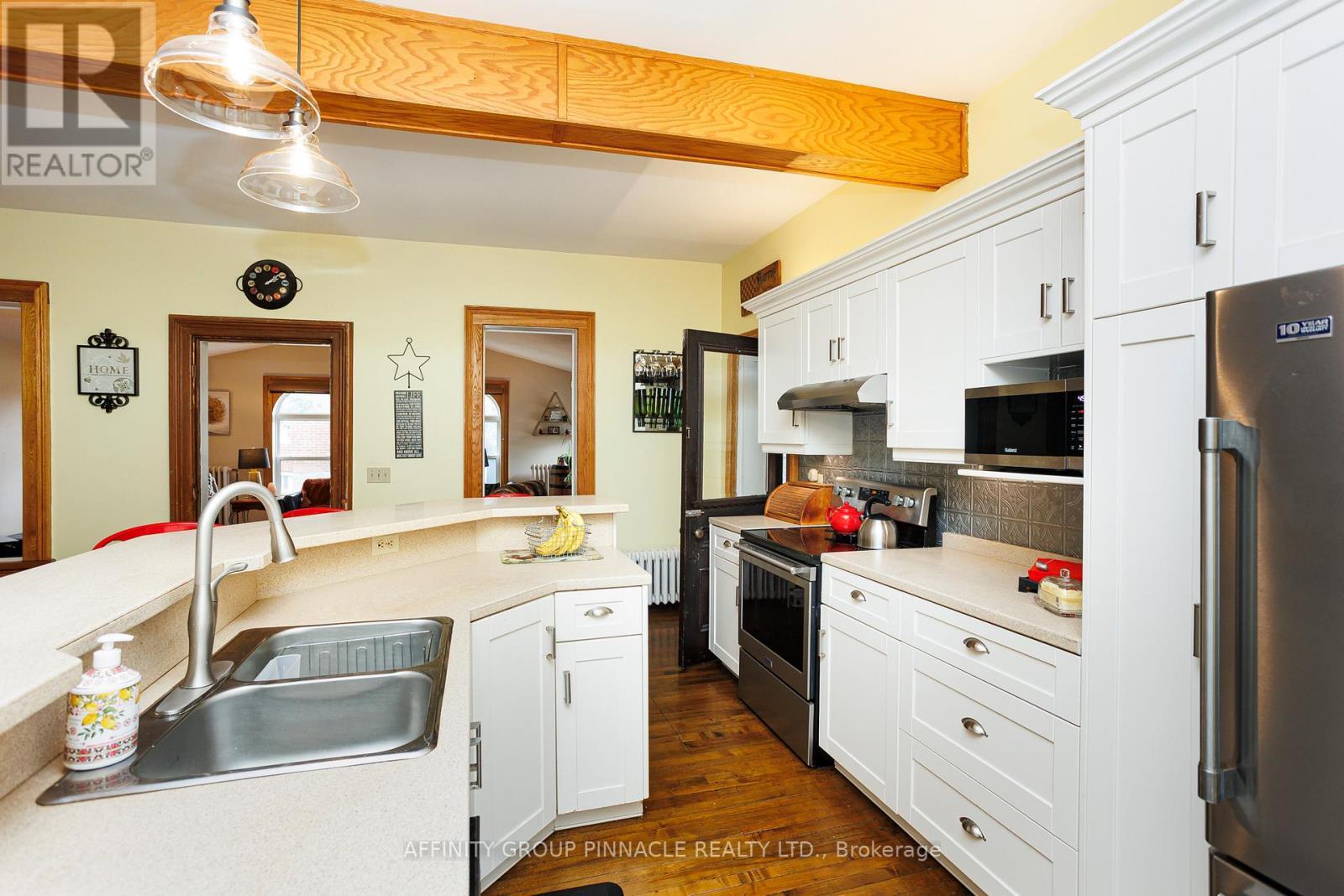 414 Osborne Street, Brock (Beaverton), ON - Indoor Photo Showing Kitchen With Double Sink