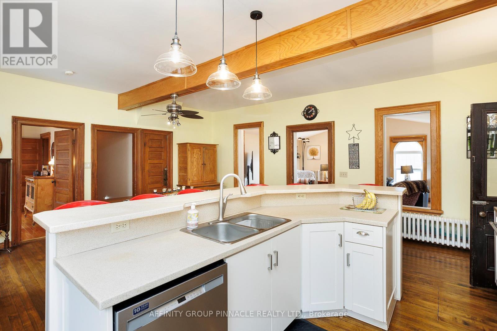 414 Osborne Street, Brock (Beaverton), ON - Indoor Photo Showing Kitchen With Double Sink