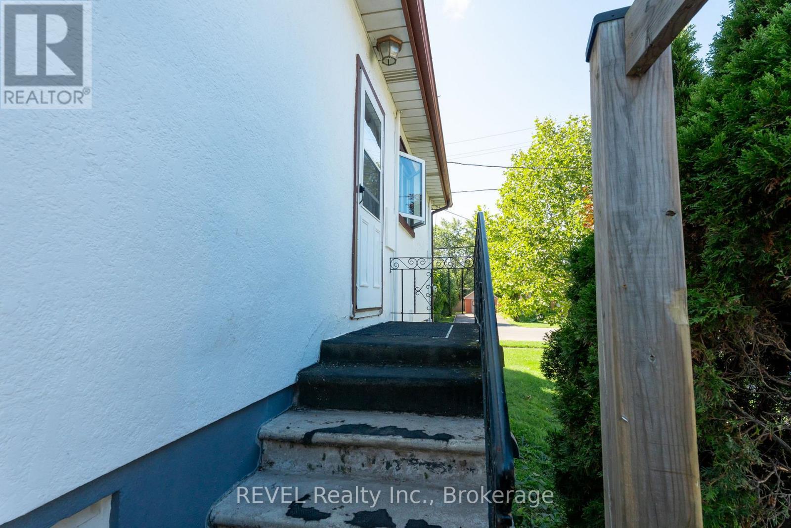 2 - 76 Chestnut Street, Port Colborne (Killaly East), ON - Outdoor