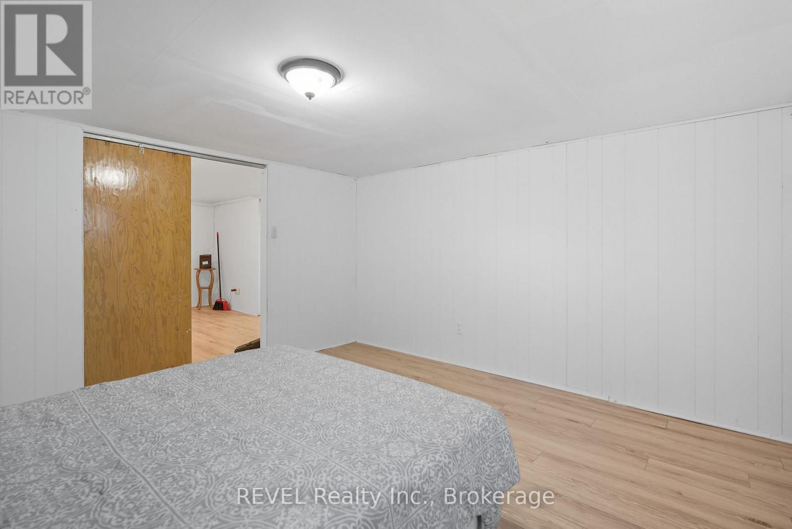 2 - 76 Chestnut Street, Port Colborne (Killaly East), ON - Indoor Photo Showing Bedroom
