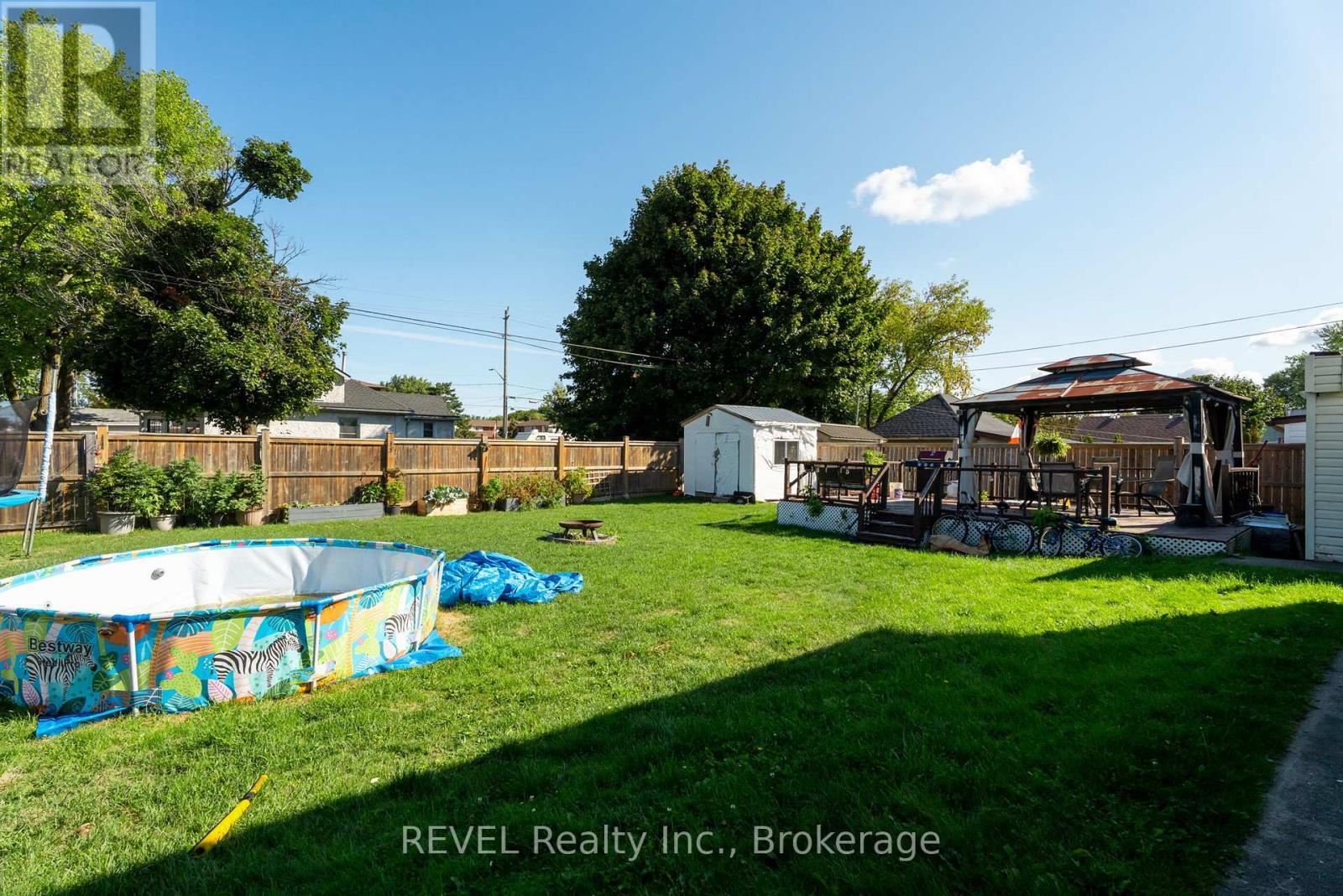 2 - 76 Chestnut Street, Port Colborne (Killaly East), ON - Outdoor With Backyard