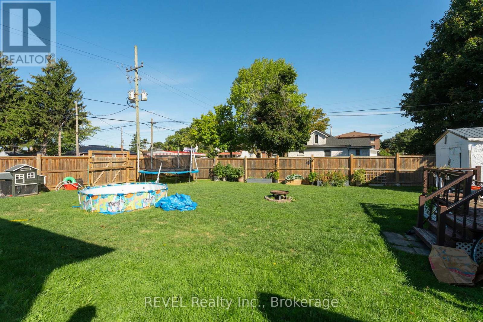 2 - 76 Chestnut Street, Port Colborne (Killaly East), ON - Outdoor With Backyard