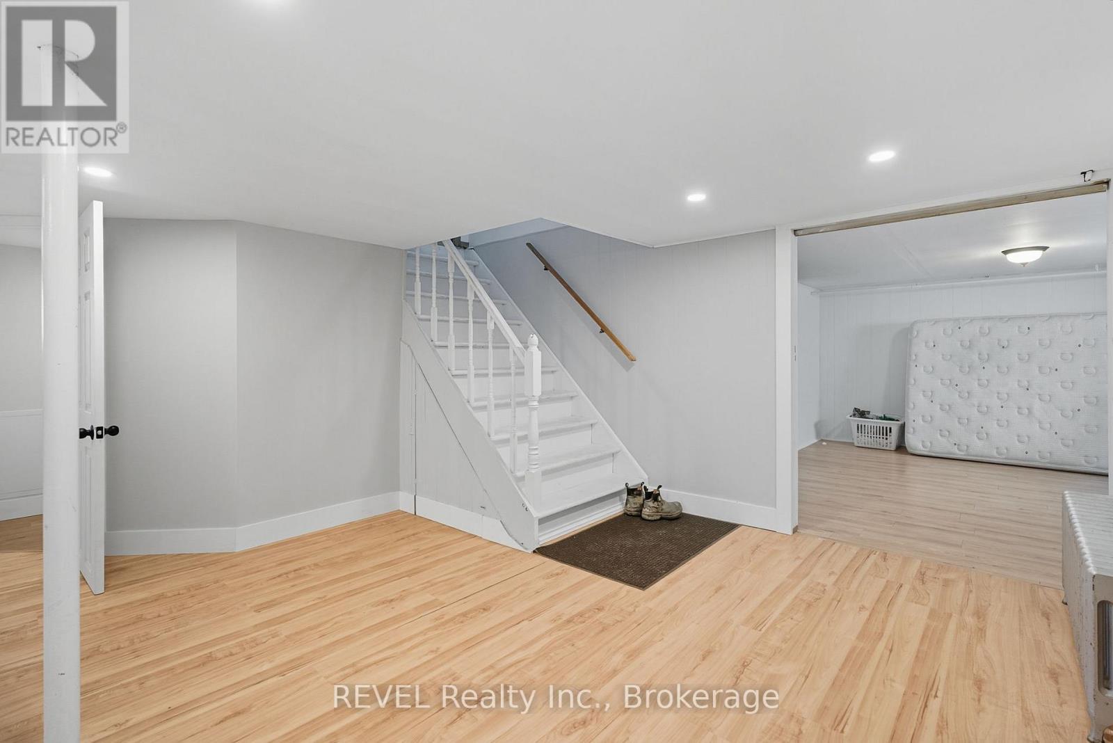 2 - 76 Chestnut Street, Port Colborne (Killaly East), ON - Indoor