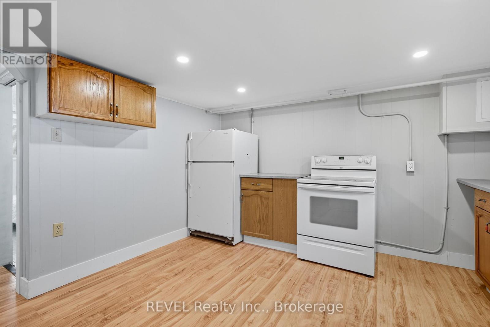2 - 76 Chestnut Street, Port Colborne (Killaly East), ON - Indoor Photo Showing Kitchen
