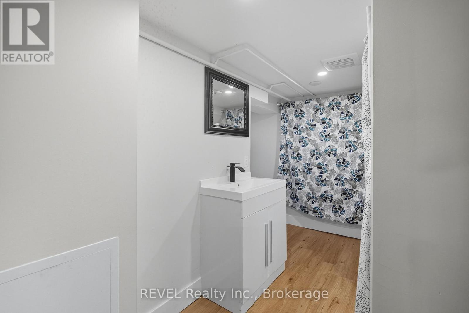 2 - 76 Chestnut Street, Port Colborne (Killaly East), ON - Indoor Photo Showing Other Room