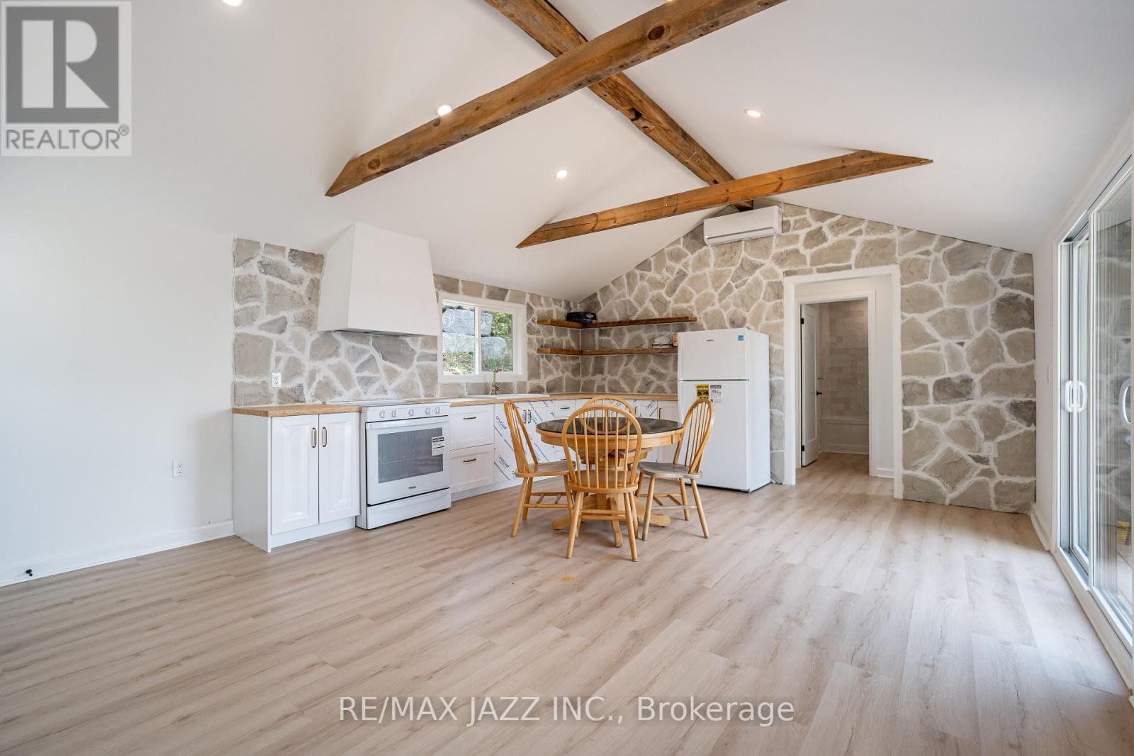 all new appliances - 348 Fire Rte 54, Havelock-Belmont-Methuen (Belmont-Methuen), ON - Indoor Photo Showing Kitchen