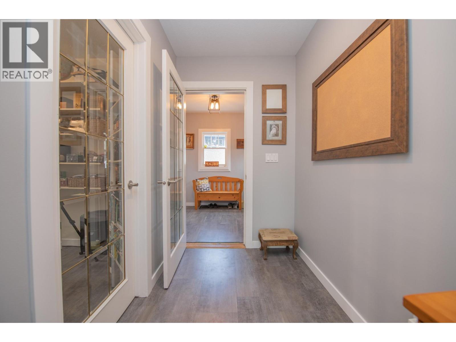 2506 Shuswap Avenue, Lumby, BC - Indoor Photo Showing Other Room