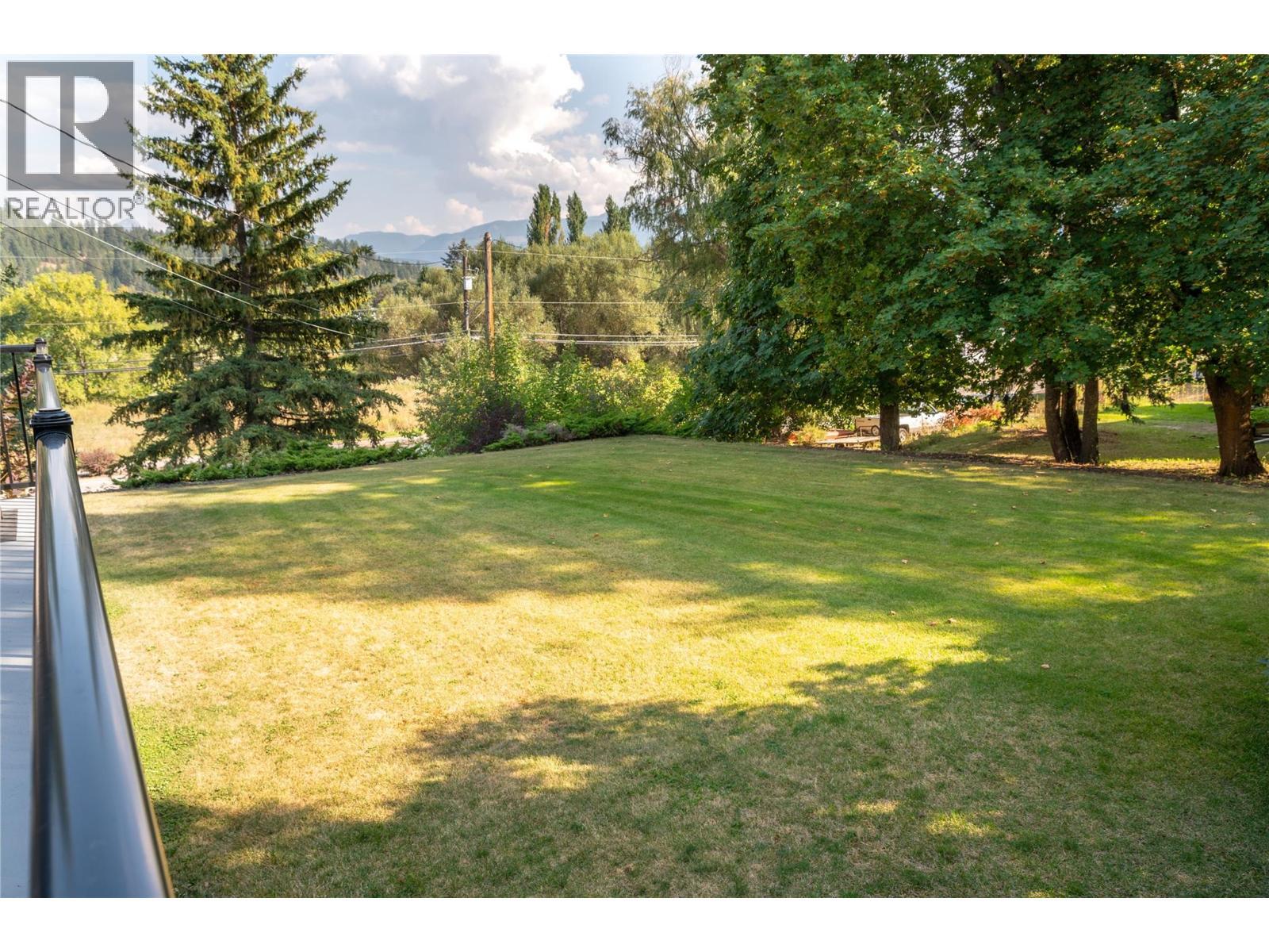 2506 Shuswap Avenue, Lumby, BC - Outdoor
