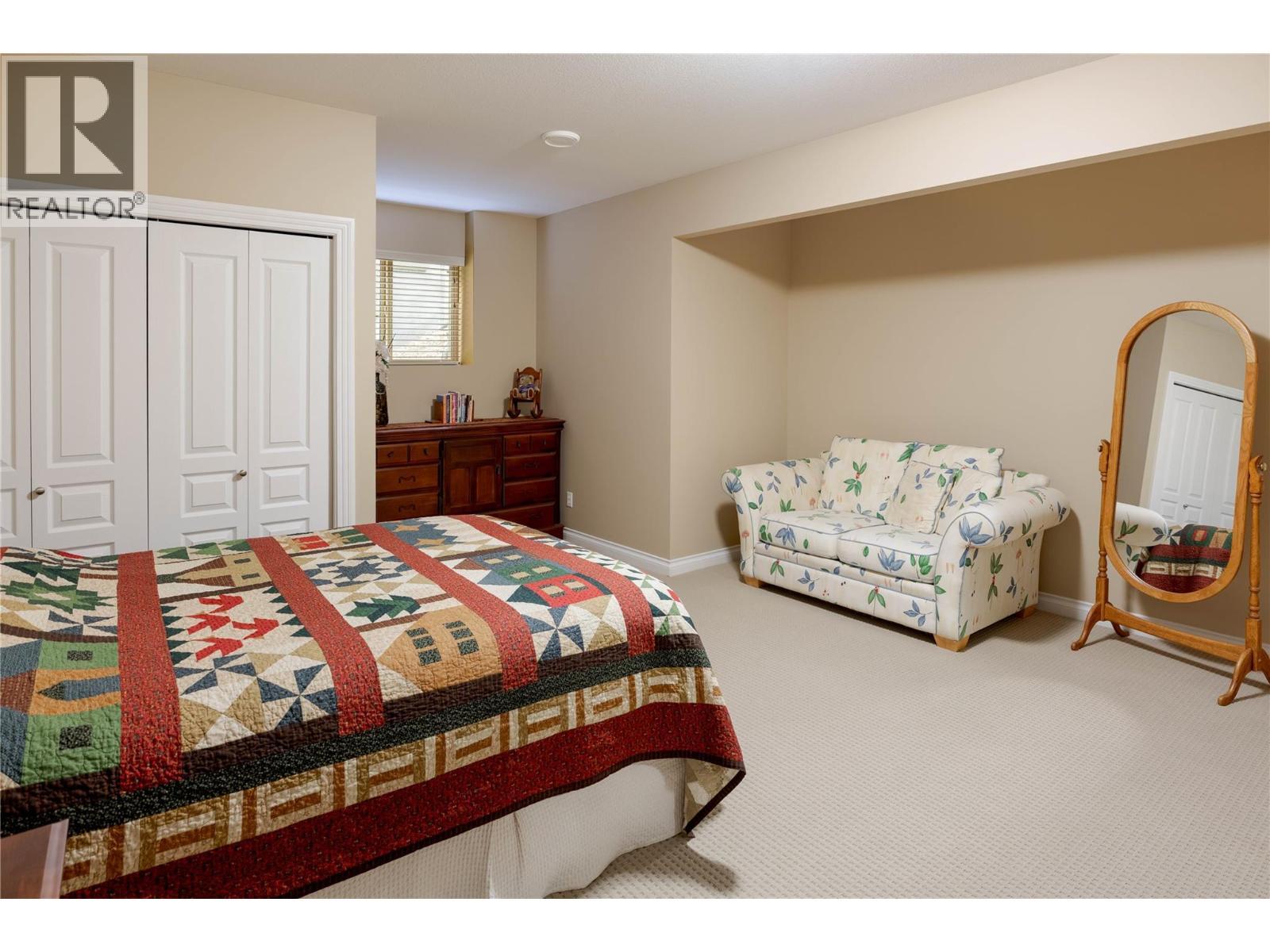 2455 Quail Ridge Boulevard Unit# 111, Kelowna, BC - Indoor Photo Showing Bedroom