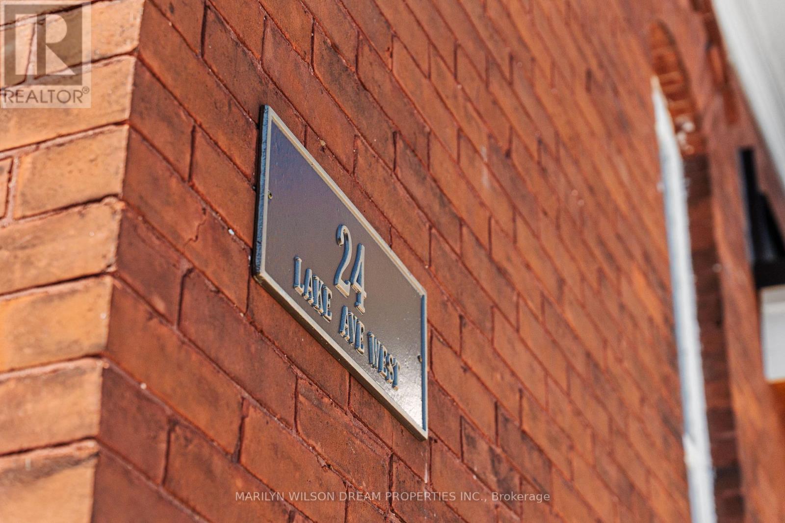 24 Lake Avenue W, Carleton Place, ON