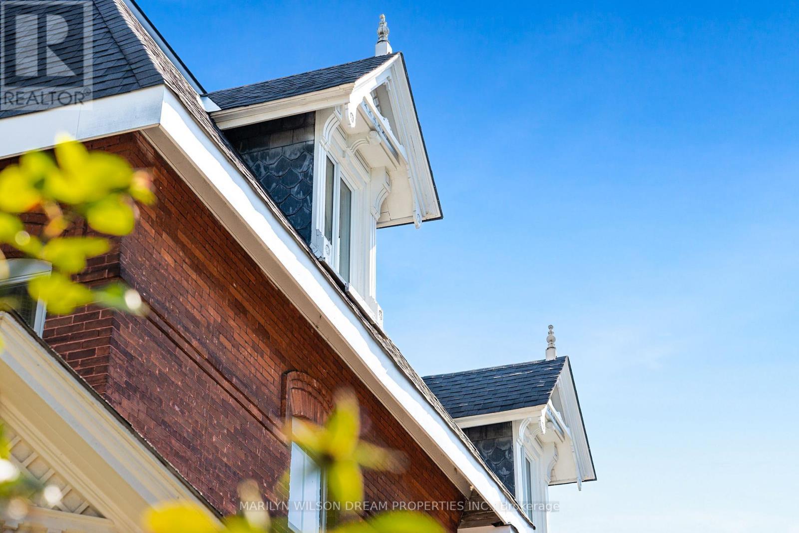 24 Lake Avenue W, Carleton Place, ON