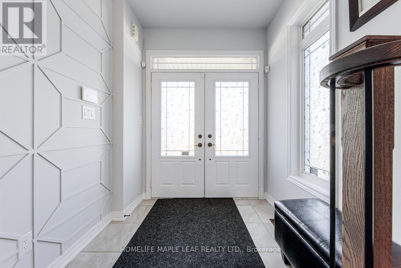 118 Lorne Thomas Place, New Tecumseth, ON - Indoor Photo Showing Other Room