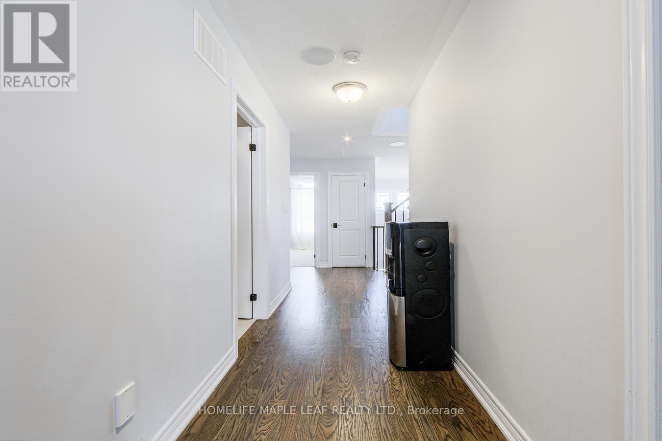 118 Lorne Thomas Place, New Tecumseth, ON - Indoor Photo Showing Other Room