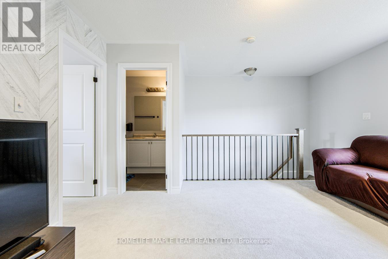 118 Lorne Thomas Place, New Tecumseth, ON - Indoor Photo Showing Other Room