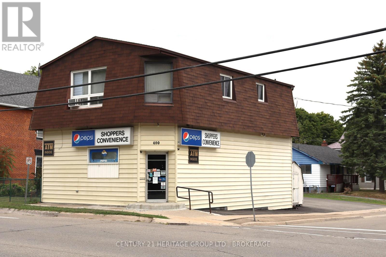 400 King Street W, Gananoque, ON - Outdoor