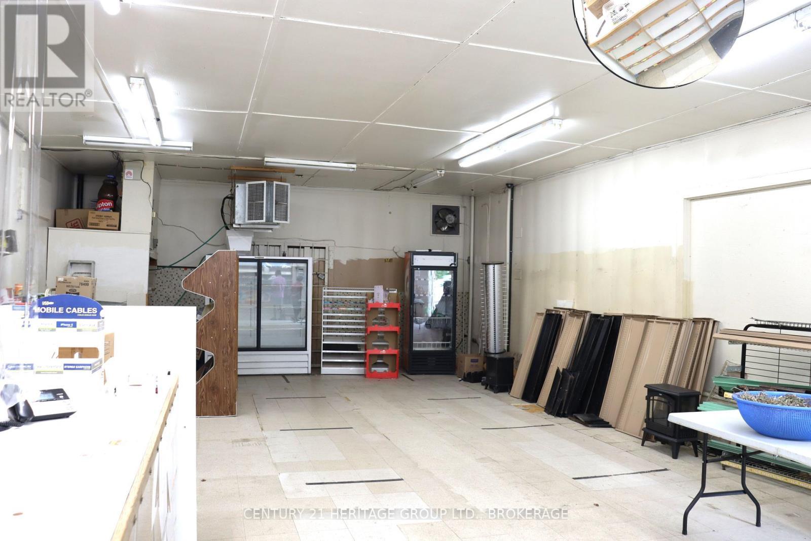 400 King Street W, Gananoque, ON - Indoor Photo Showing Basement