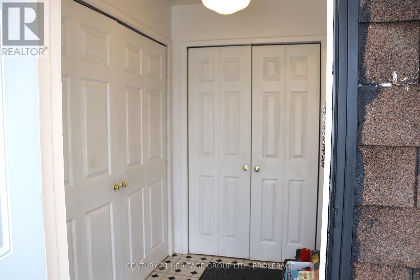 400 King Street W, Gananoque, ON - Indoor Photo Showing Other Room