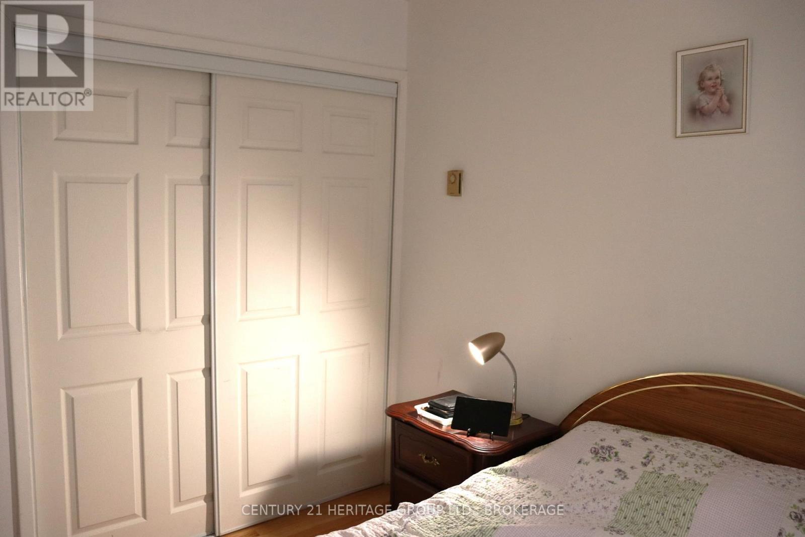 400 King Street W, Gananoque, ON - Indoor Photo Showing Bedroom