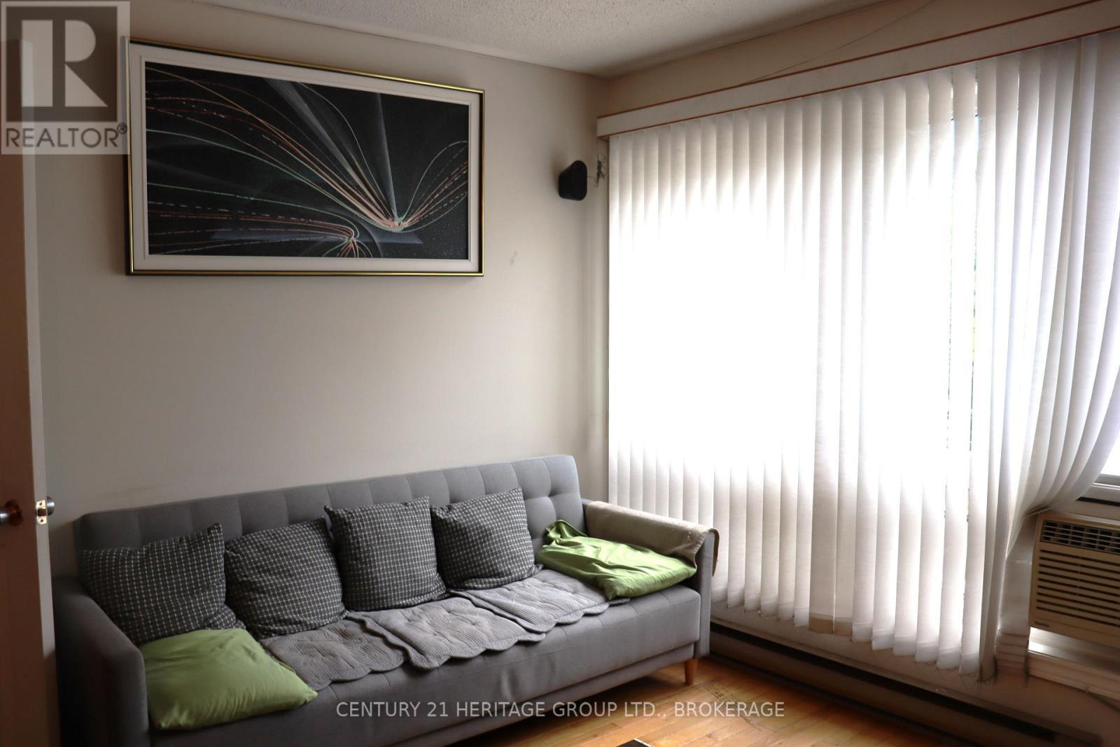 400 King Street W, Gananoque, ON - Indoor